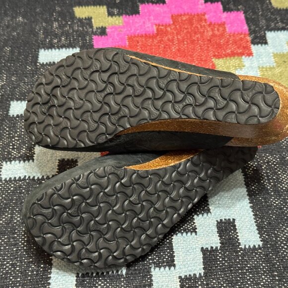 PAPILLIO by Birkenstock Floral Embossed Leather Wedge Slide Mule Clog, EU 40 - Picture 11 of 15